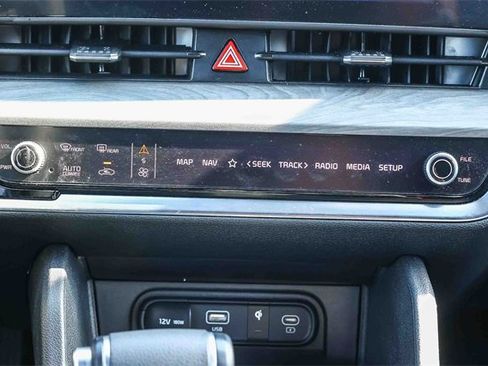 Used 2025 Kia Sportage X-Line image 13