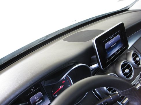 Used 2015 Mercedes-Benz C 300 Sedan image 21