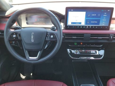 Certified 2025 Lincoln Corsair Reserve w/ Jet Appearance Package AWD/4WD image 9
