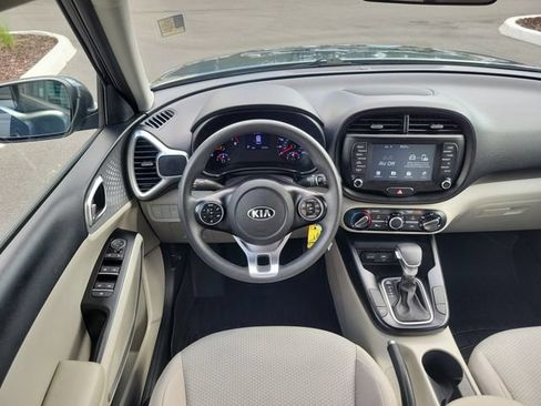 Used 2020 Kia Soul LX FWD image 11