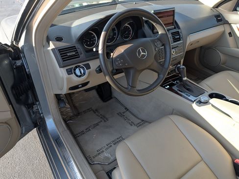 Used 2011 Mercedes-Benz C 300 Luxury image 15