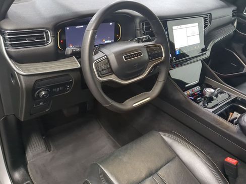 Used 2023 Jeep Wagoneer Series III w/ Preferred Equipment Group image 11