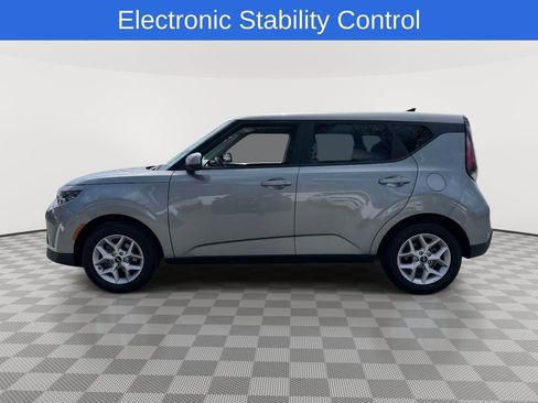 Used 2025 Kia Soul LX w/ LX Technology Package image 6