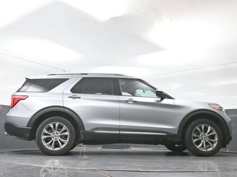 Used 2022 Ford Explorer Limited w/ Equipment Group 301A AWD/4WD image 51