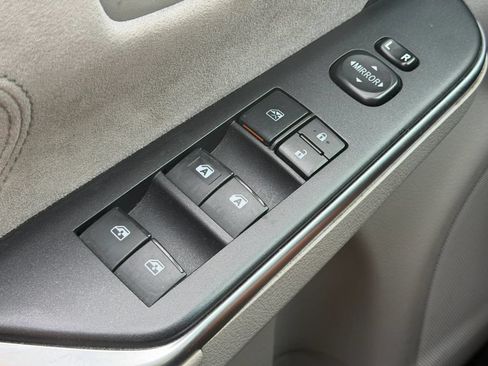 Used 2015 Toyota Camry XSE FWD image 13