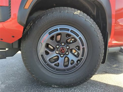 Certified 2025 Nissan Frontier PRO-4X w/ Tow Package image 48