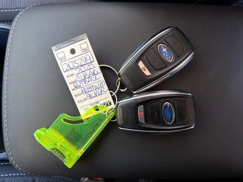 Used 2025 Subaru Outback Premium w/ Popular Package #1A image 35