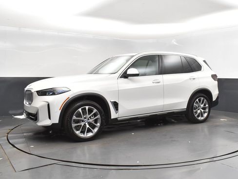 New 2026 BMW X5 sDrive40i w/ Parking Assistance Package image 3