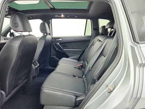 Used 2022 Volkswagen Tiguan SE R-Line image 25