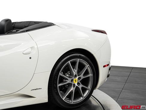 Used 2013 Ferrari California RWD image 16