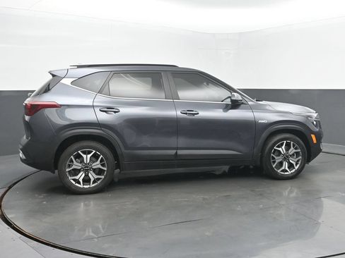 Used 2023 Kia Seltos EX AWD/4WD image 2