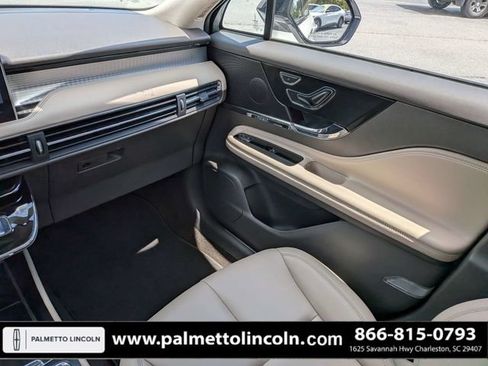 Used 2023 Lincoln Corsair FWD image 18