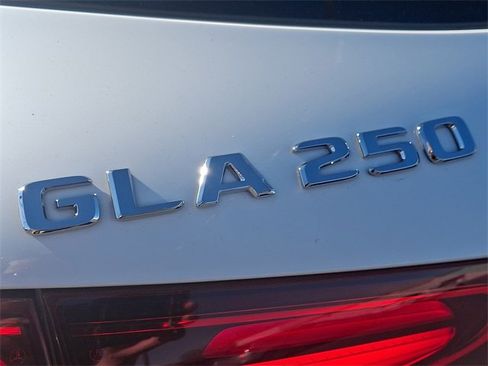Used 2025 Mercedes-Benz GLA 250 image 30