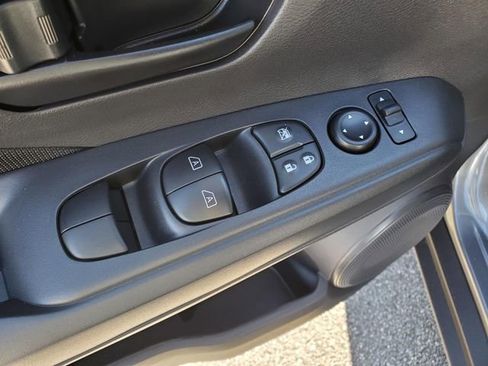 Certified 2025 Nissan Kicks Play S image 16