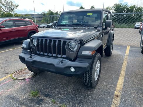 Used 2020 Jeep Wrangler Sport AWD/4WD image 2