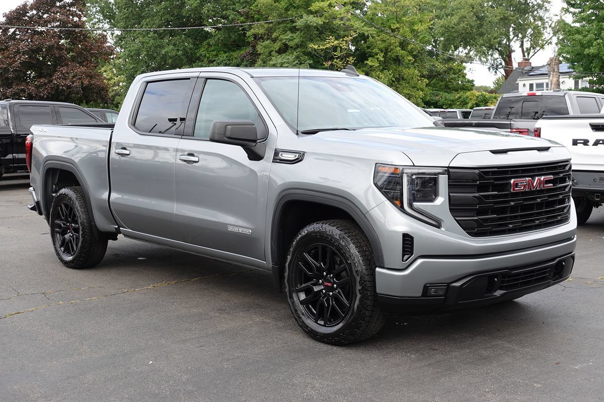 Used 2025 GMC Sierra 1500 Elevation AWD/4WD image 4