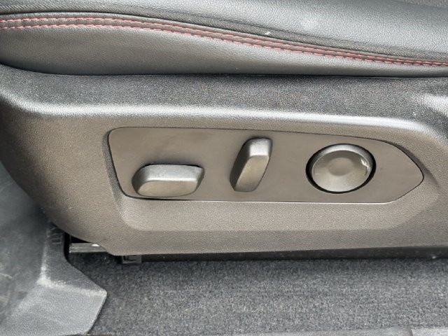 Used 2024 GMC Canyon AT4X AWD/4WD image 25