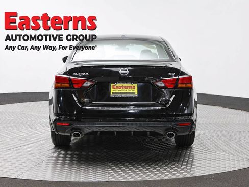 Used 2023 Nissan Altima 2.5 SV w/ SV Premium Package AWD/4WD image 6