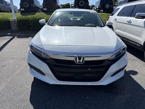 Used 2019 Honda Accord LX image 3