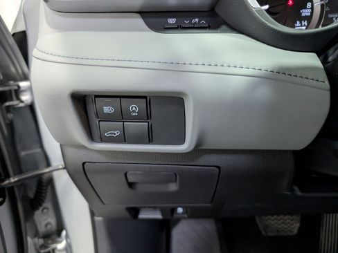 Used 2025 Toyota Highlander XLE image 22