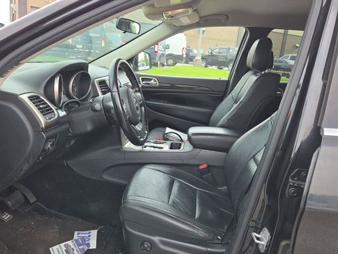 Used 2012 Jeep Grand Cherokee Laredo w/ Laredo E Group RWD image 15