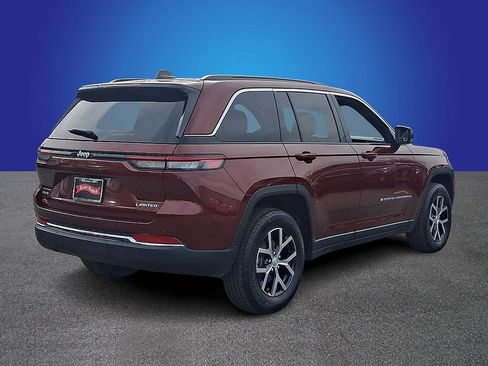 Used 2025 Jeep Grand Cherokee Limited AWD/4WD image 4
