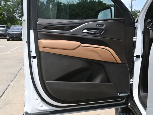 Used 2023 Cadillac Escalade ESV Sport w/ Touring Package AWD/4WD image 19