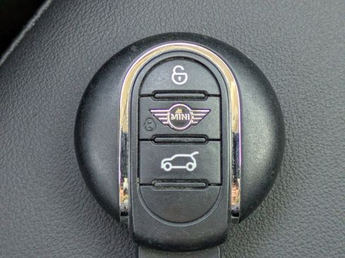 Used 2023 MINI Cooper S image 36