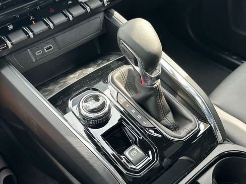 New 2025 GMC Canyon Elevation w/ Convenience Package image 11