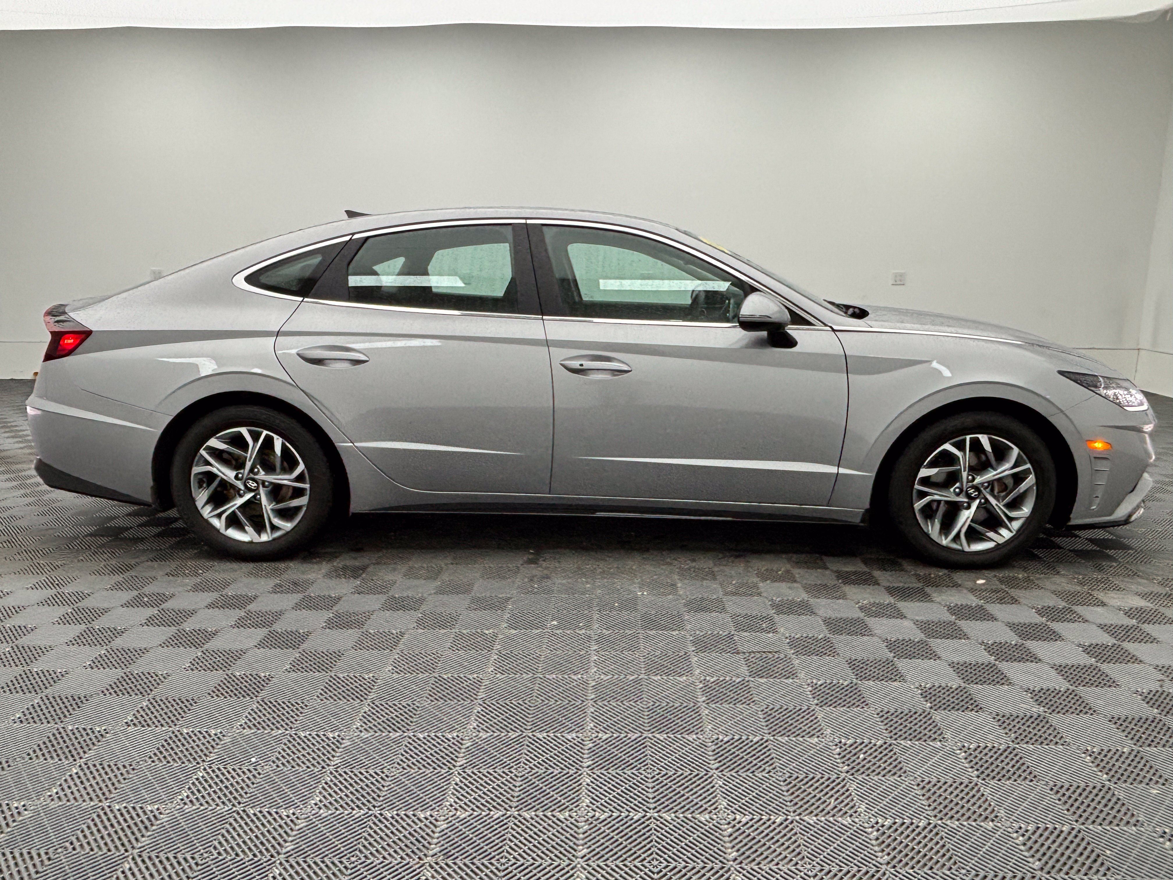 Used 2023 Hyundai Sonata SEL FWD image 6