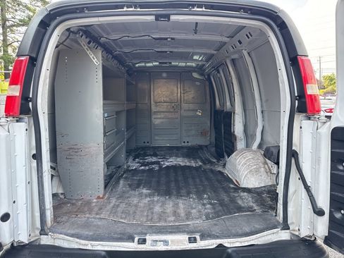 Used 2019 Chevrolet Express 2500 image 31