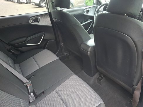 Used 2022 Kia Soul LX FWD image 17