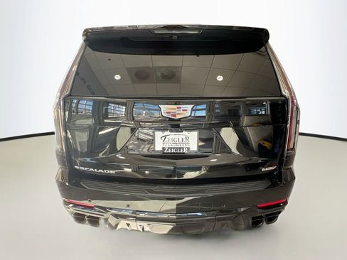 Used 2025 Cadillac Escalade V image 6