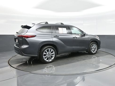 Used 2022 Toyota Highlander Limited image 7