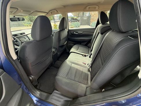 Used 2017 Nissan Rogue S AWD/4WD image 9