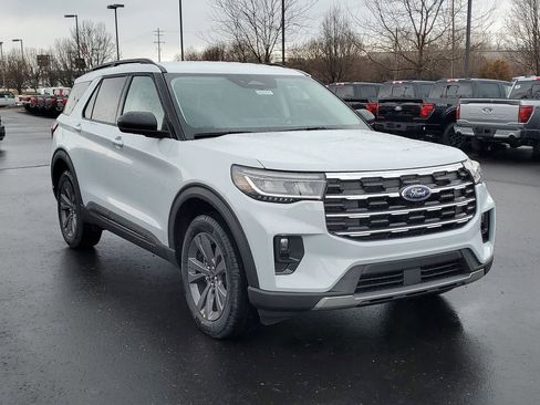 New 2026 Ford Explorer Active image 3