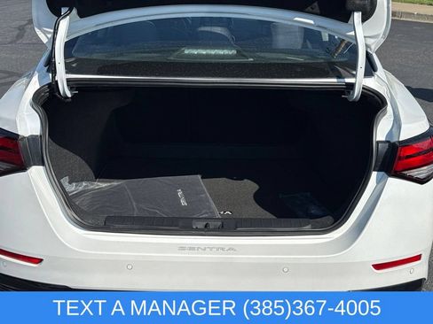 Used 2025 Nissan Sentra SR FWD image 12