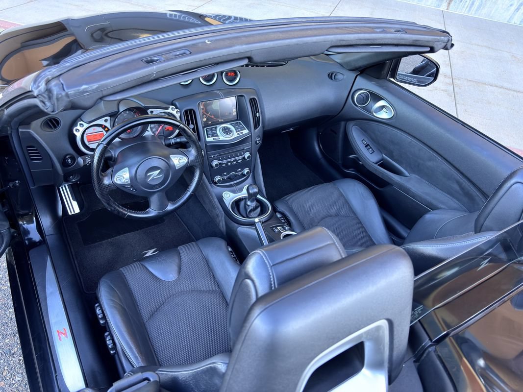 Used 2011 Nissan 370Z Touring w/ Sport Pkg RWD image 35