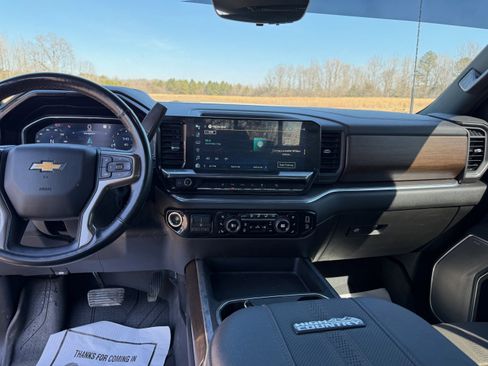 Used 2024 Chevrolet Silverado 3500 High Country w/ High Country Premium Package image 11