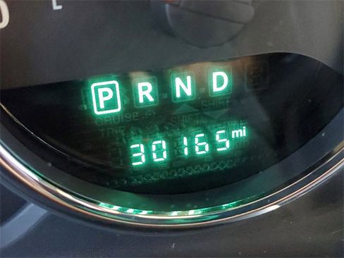 Used 2015 Jeep Wrangler Unlimited Rubicon w/ Connectivity Group image 13