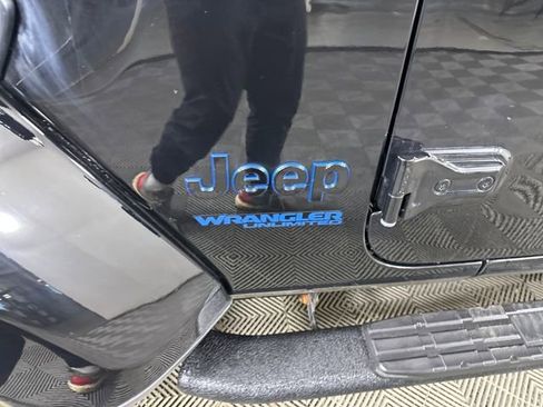Used 2022 Jeep Wrangler Unlimited Sahara image 10