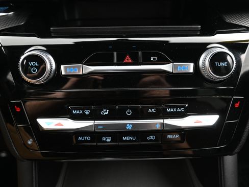 Used 2022 Ford Explorer ST-Line image 16