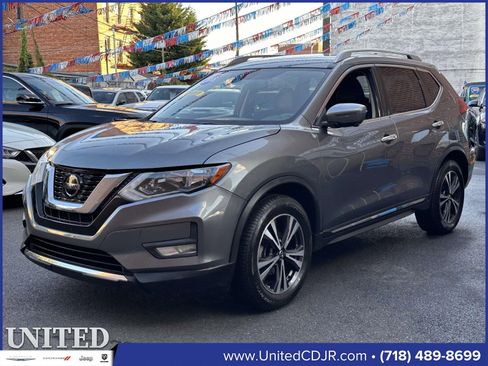 Used 2018 Nissan Rogue SL image 9