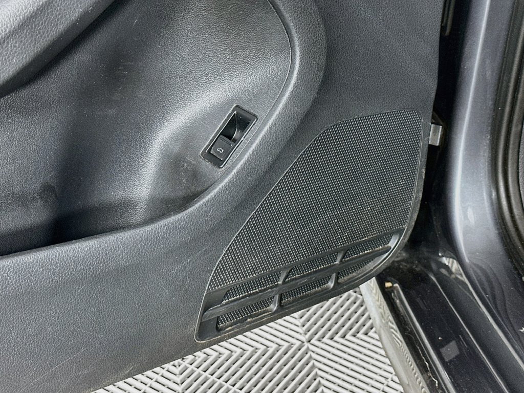 Used 2014 Volkswagen Jetta SE FWD image 23