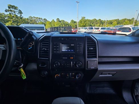 Used 2017 Ford F150 XL w/ Equipment Group 101A Mid RWD image 10