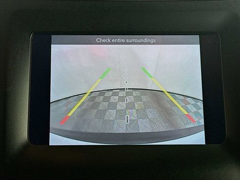 Used 2021 Jeep Cherokee Latitude Plus image 14