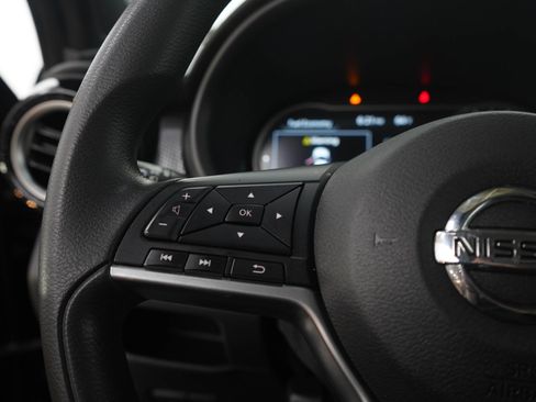Used 2020 Nissan Kicks SV FWD image 23