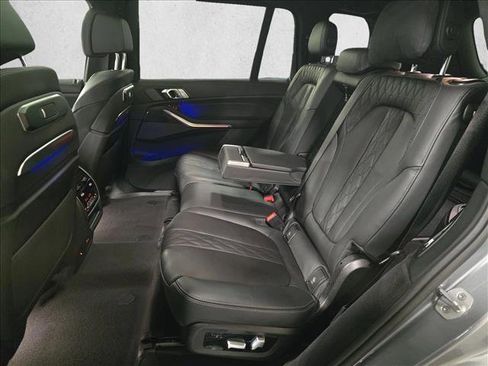 Used 2026 BMW X7 M60i image 16