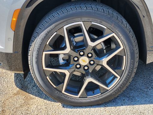 New 2026 Chevrolet Traverse High Country w/ LPO, Floor Liner Package FWD image 8