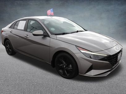 Used 2022 Hyundai Elantra SEL w/ Convenience Package